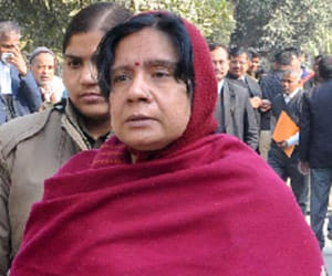 sangeeta did not get the permission to enter in home