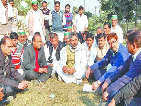 Farmers picket