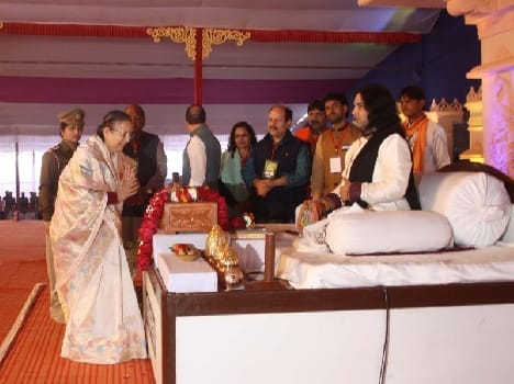 lok sabha speaker told about vedas in vrindavan