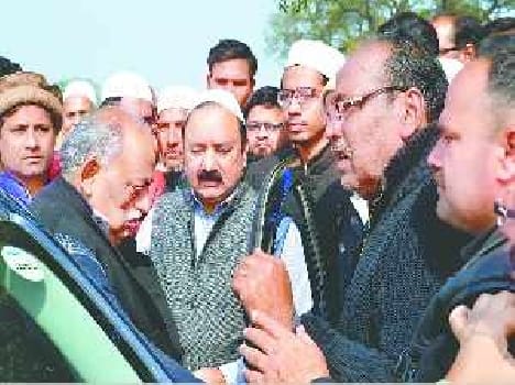 Rana Munawar funeral of poet's mother descended people