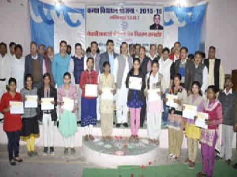 MP 293 students divided Vidyadhan