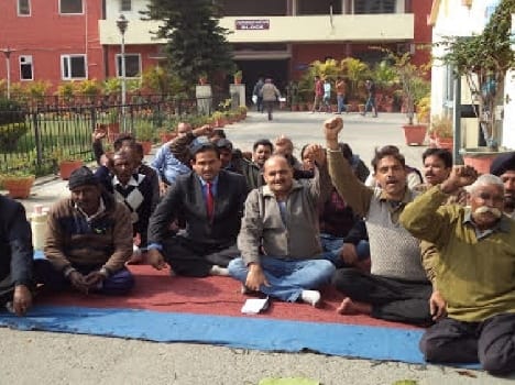 non, teaching. employees, union, protest