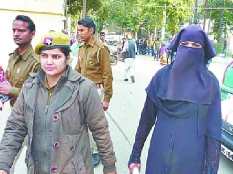 DM office girl came to self-immolation