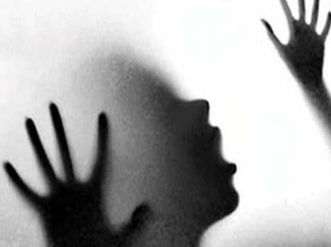 class 1st student girl is raped while returning from school in UP
