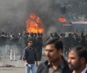 advocate protest near highcourt in lucknow