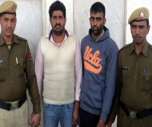 Student to the ground, killing incident along with friend.