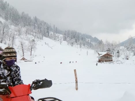 heavy snowfall in patnitop