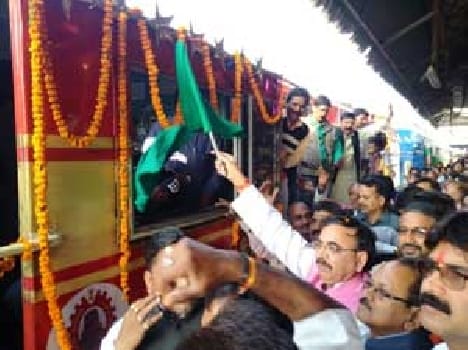The train started moving , Har-Har Mahadev reverberated