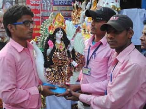 Pandals Muse statues began to trickle in , Sjenge court tomorrow