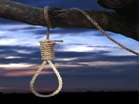 man hang on because of wife quralled