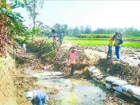 Three days later, the canal track could be repaired 