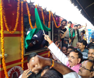 green signal to ekatmta express