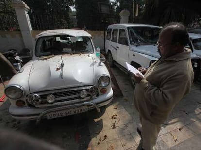 Complain against lawyers in lucknow.
