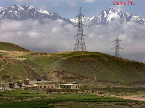 transmission line by helicopter