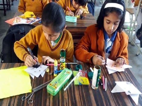 The children decorated rooms Paper