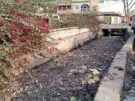 Fed up with the mess, municipal administration does not listen