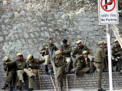 JNU: anti-state slogans, and organizers are five Kashmiri students