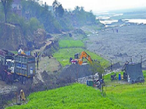 Preparation of mining in the yamuna