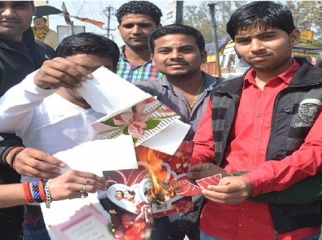 ABVP protest Valentine's Day card by lighting