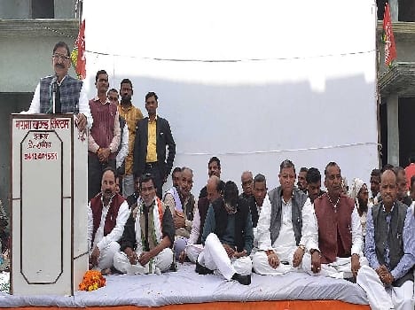 Again form government in UP, SP