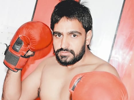 Bhupesh become the Himachal first professional fighter