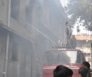 horrible fire in garments factory in ludhiana, burn materials of crores