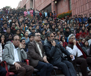 JNU dispute:  non-BJP parties with laal salam