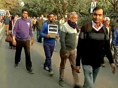 To hand over the investigation to the NIA filed PIL in treason