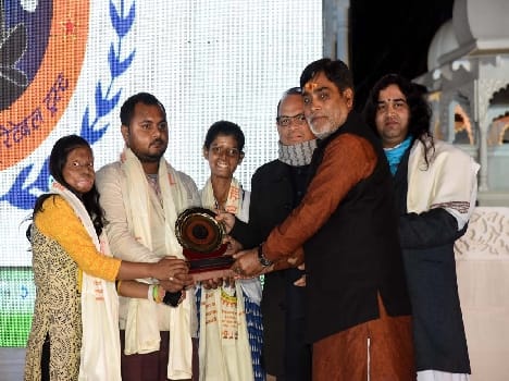 award ceremony in priyakantjoo mahotsav