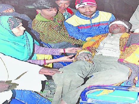 E-rickshaw robbed hostage