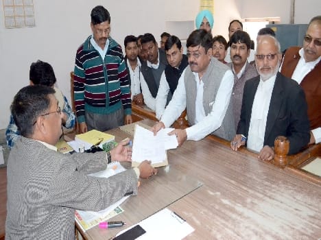 No one brought two candidates seeking party