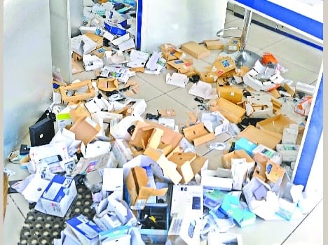 theft in mobile showroom