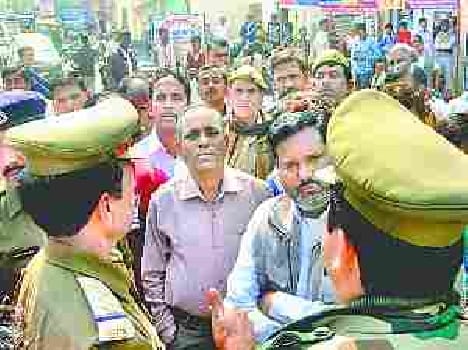 Railway crossing closed. Protest.