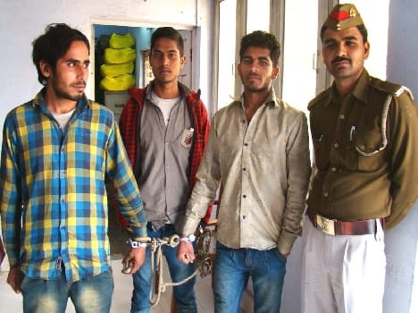 Vehicle loot: four arrested including the ringleader.