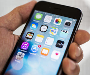 Bihar minister's daughter robbed iPhone