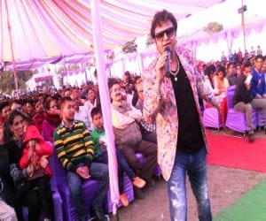 Magh Mahotsav:Youth enjoy Meena and Kuldeep songs.