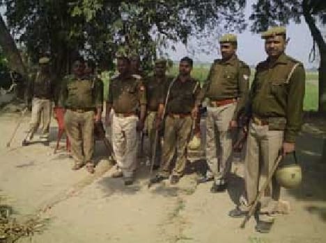 The two sides clash in - stone , 13 injured , PAC deployed