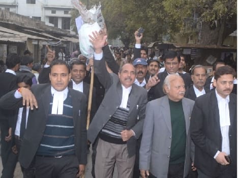 Advocates burnt effigies of Gandhi