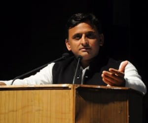 Akhilesh gives e rickshaw to women.