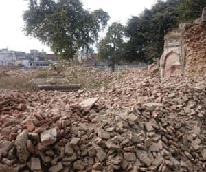 tomb of nawab mohammad ali khan broken