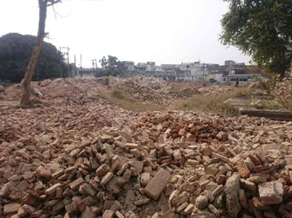 tomb of nawab mohammad ali khan broken