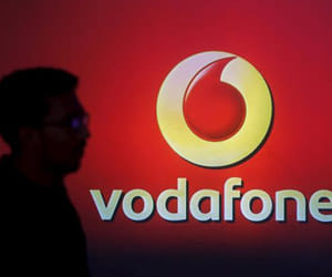 vodafone asked for 14200 crore rupees notice