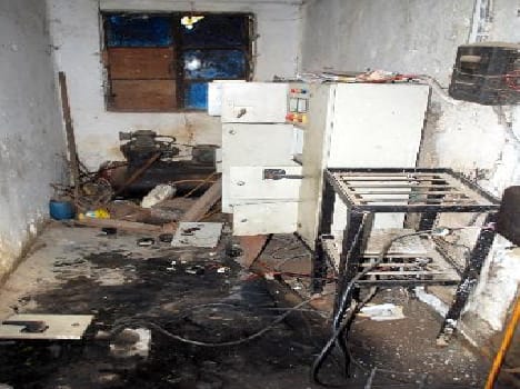 Police slept, are thieves