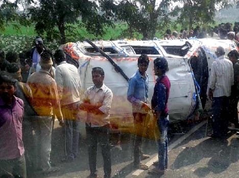 The wedding car upturned, the bride's death