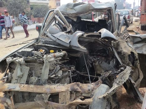 eight killed and seven injured in road accident.