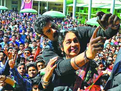 chandigarh mp kirron kher promoted sikander kher movie