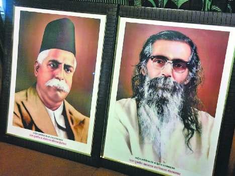 RSS leaders photos in chandigarh mayor office, congress protest