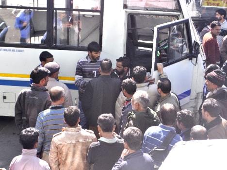 hrtc union protest at shimla, traffic jam.