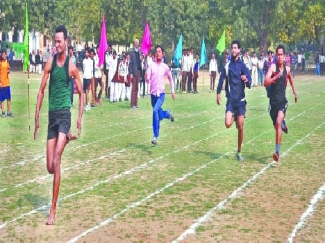 manish comes first in race