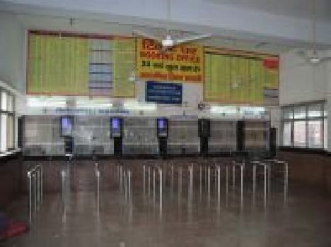 railway station deserted by jaat andolan